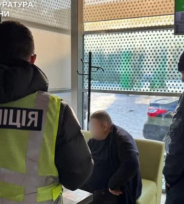 $5000 за фіктивні медичні довідки для звільнення зі служби — у Києві затримали ділка