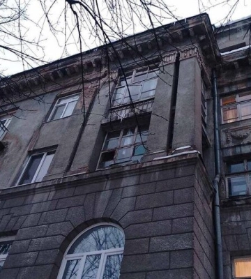 У Львові сніг з льодом впав на 20-річного хлопця: його готують до операції