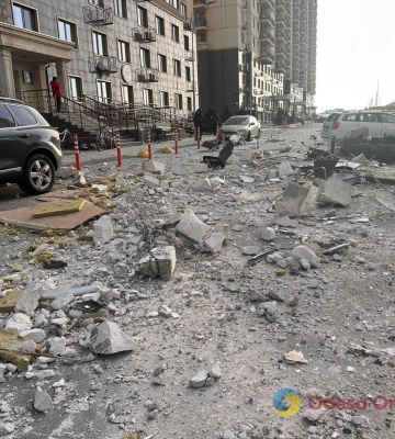 Росіяни вночі атакували Одесу, є ушкодження