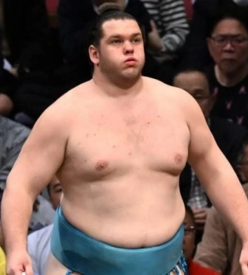 Мелитопольский сумоист одержал победу на престижном турнире Hatsu Basho в Токио (фото, видео)
