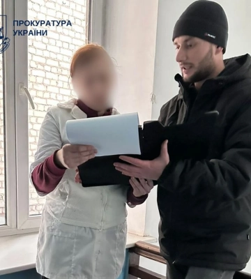 Лікарка отримала підозру через смерть 8-річної дівчинки з пневмонією у Києві