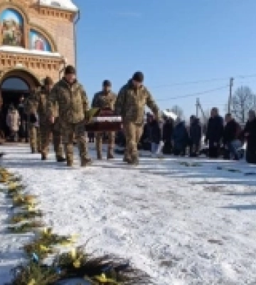 Понад два роки невідомості: громада на Волині попрощалася із захисником Олегом Півнем