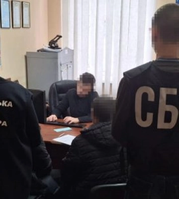 Закарпатські підприємці "відправляли" чоловіків за кордон під виглядом водіїв (ФОТО)