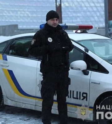 В Киеве возле метро умер мужчина: полиция сделала заявление