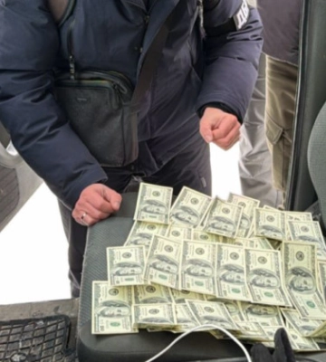 На Одещині викрили посадовця навчального центру, який за гроші сприяв ухиленню військових від служби
