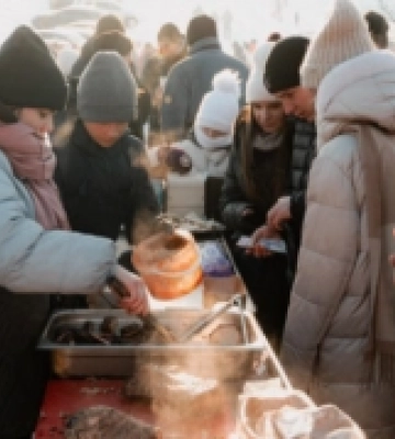 Велика гірка та смачна їжа: біля Луцька організували благодійний захід, щоб врятувати Матвія Колядюка