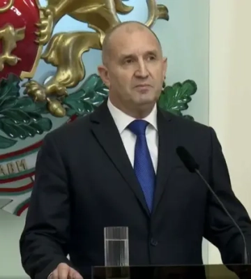 Президент Болгарії йде у відставку