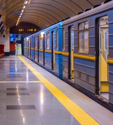Метро Киева изменило график движения поездов