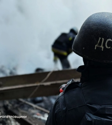 Уночі росіяни атакували Дніпро: постраждали люди