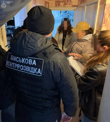 Хабар за "тил": в Одесі підозрюють військового психолога у вимаганні 4000$, - ФОТО