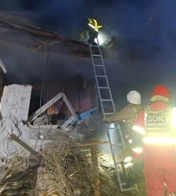 Сьогодні вночі уламками безпілотника пошкоджено будинок у Кременчуцькому районі