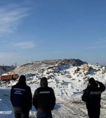Ідуть обшуки у трьох областях, зокрема і в міськраді Дніпра, у справі про розкрадання держкоштів. ФОТОрепортаж