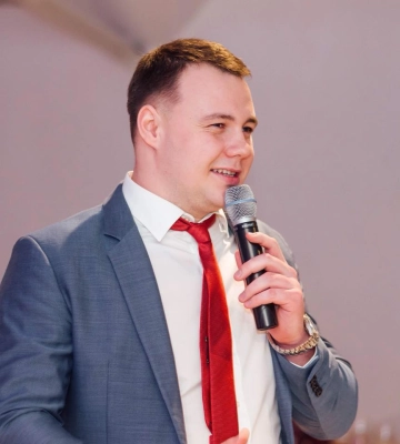 "Стыдно за нашу с вами работу": депутат горсовета сломал позвоночник из-за гололеда в Киеве