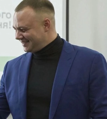 Депутат Киевсовета Кузьменко получил перелом позвоночника после падения на гололеде в столице