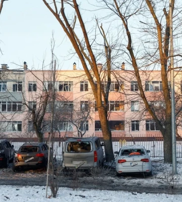 «Майже в усіх кабінетах вибито вікна». У Києві пошкодило приміщення школи внаслідок атаки РФ 20 січня