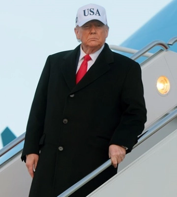 Трамп знову атакує Зеленського. Перемовини і Давос