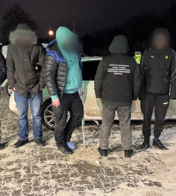 Двох переправників викрили під час організації втечі за 24 тис. доларів для призовників до Угорщини