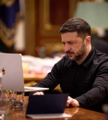 Зеленський не їде в Давос, якщо не відбудеться "змістовна зустріч" з Трампом - FT