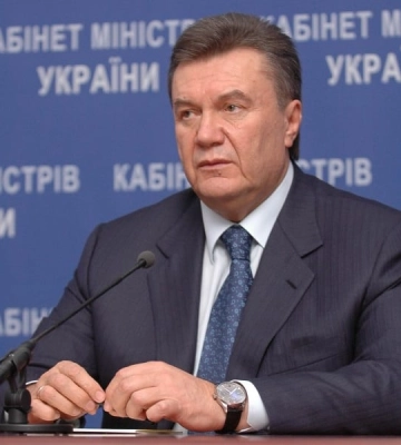 Януковича приговорили к 15 годам за захват земли под Киевом