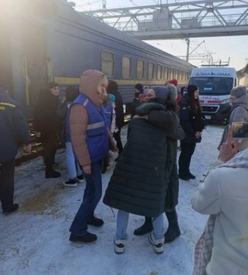 Закарпаття прийняло евакуйовані родини з Дніпропетровщини: діти та сім’ї отримали безпечний прихисток
