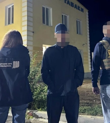 Организовывала фиктивные браки для военных: на Одещине будут судить женщину