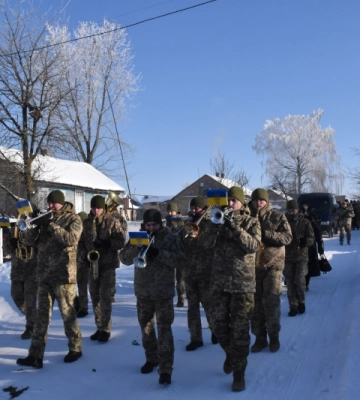 У Луцьку провели в останню дорогу військового Івана Прокопця