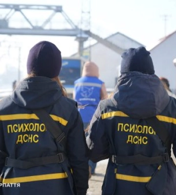 Мукачево зустріло евакуаційні потяги: на Закарпаття прибули ще три родини з Дніпропетровщини