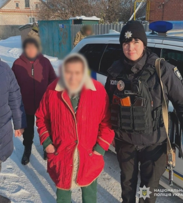 У Харківській області правоохоронці допомогли літній жінці, яка загубилася