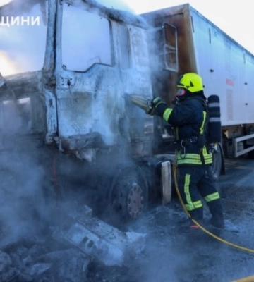 На трасі «Київ-Чоп» горіла вантажівка із селітрою