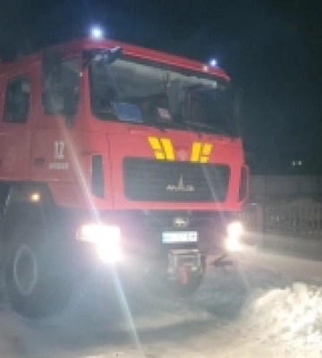 У селищі на Волині горіла господарська будівля
