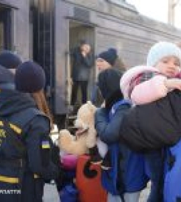 До Мукачева двома евакуаційними поїздами із Дніпропетровщини прибули 17 людей