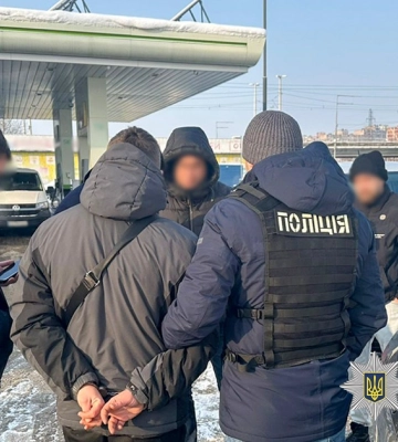 У Києві затримано спритника, який за гроші обіцяв військовозобов’язаним уникнення відправлення на фронт