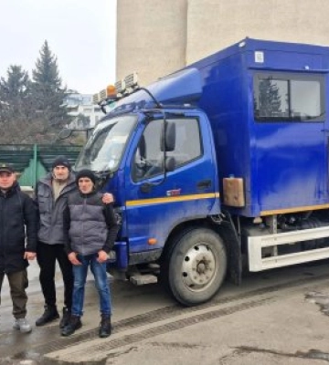 Закарпаття поруч: ужгородські комунальники вирушили до Києва відновлювати інфраструктуру після обстрілів