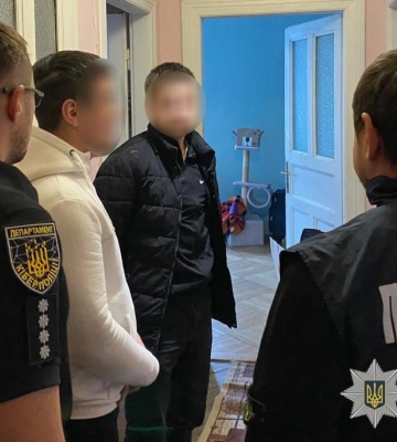 На Львівщині судитимуть банду телефонних шахраїв, які діяли за стандартною «вішинг-схемою»