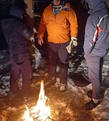 Ніч у крижаних Карпатах: двоє туристів заблукали в горах і ледь не замерзли