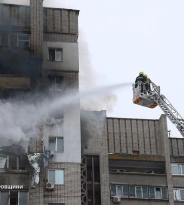 Ворог вгатив по багатоповерхівці у Дніпрі
