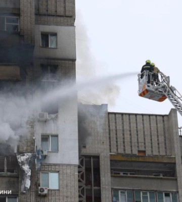 Влучання дрона у будинок в Дніпрі: 14 постраждалих, троє людей поки не вийшли на зв’язок