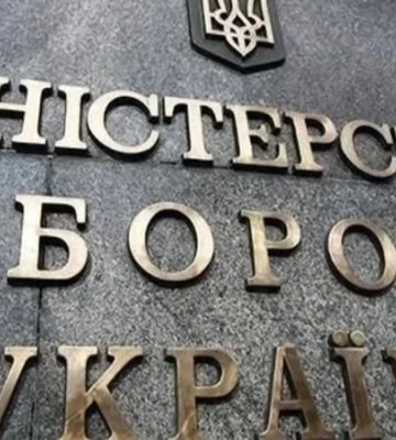 «Перестраиваем менеджмент». Кабмин уволил пять заместителей министра обороны — Федоров