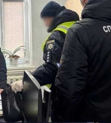Працівницю ТЦК на Вінниччині підозрюють у вимаганні грошей в матері загиблого військового