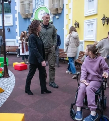 Реабілітаційні центри Києва забезпечили світлом і теплом