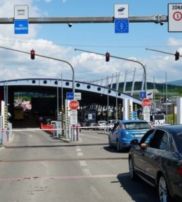 Втеча від ТЦК на КПП «Ужгород»: водій автобуса кинув пасажирів і втік до Словаччини
