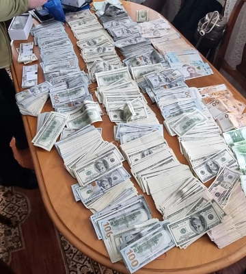 От $2500 за "белый билет": на Днепропетровщине задержали организаторов схемы для уклонистов (видео)