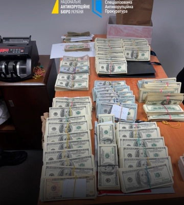 Під час обшуку на митному посту "Луцьк" детективи НАБУ вилучили понад $850 тисяч