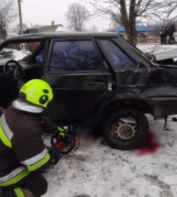 На Кіровоградщині внаслідок ДТП постраждала вагітна жінка, водій загинув