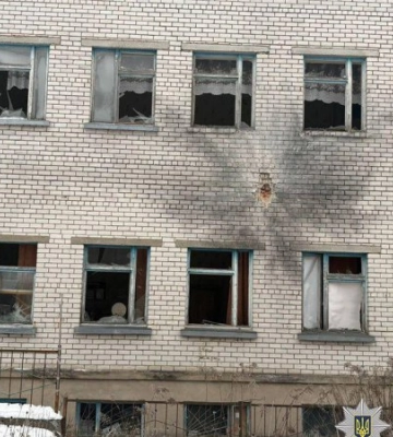 Росіяни безпілотниками атакували будівлю школи на Чернігівщині