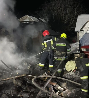 В Житомирському районі на пожежі загинули жінка та двоє дітей, ще одну дитину госпіталізували. ВІДЕО