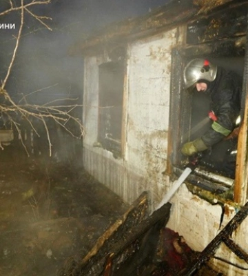 На Житомирщине женщина и двое детей погибли во время пожара