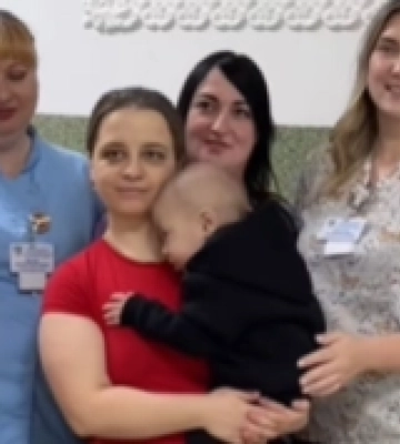 «Дзвоник перемоги»: півторарічний Марк із Рівного завершив стаціонарне лікування від раку
