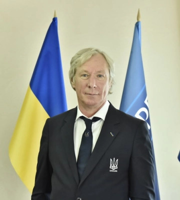 "Ударил мою жену в грудь": экс-тренер "Динамо" Михайличенко прокомментировал избиение сантехника