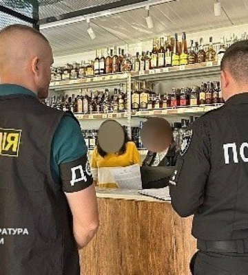 Підприємицю з Вараша судитимуть за збут фальсифікованих підакцизних товарів